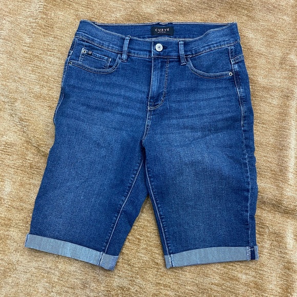 Curve Appeal size 4, denim medium wash, cuffed Bermuda shorts - Picture 1 of 8